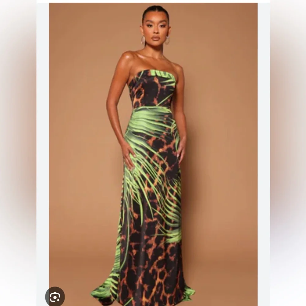 🐆Gorgeous Satin Leopard Jungle print Gown NEW sz Small 🐆 - Picture 1 of 6